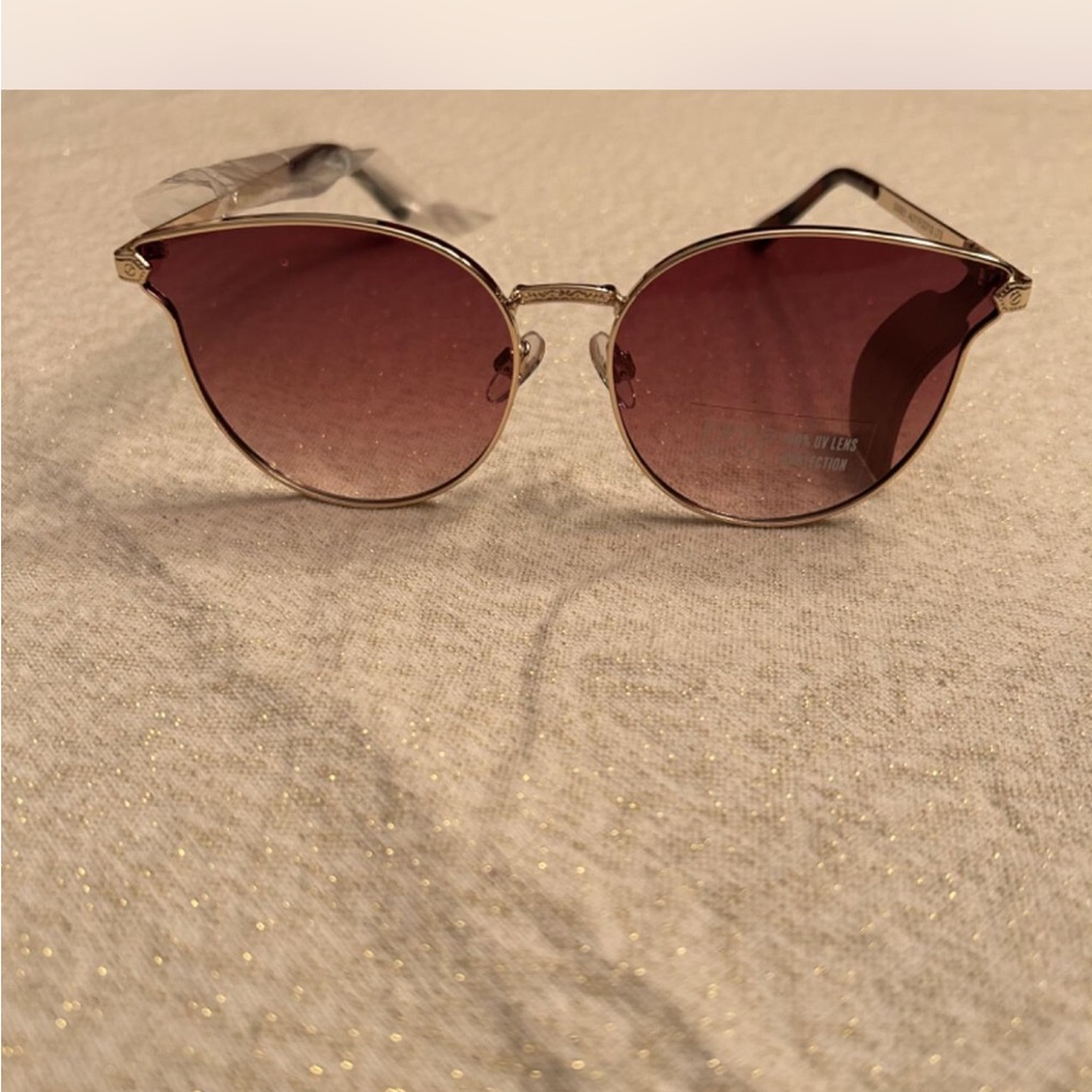 Frye & Co sunglasses cat eye frame style - Picture 2 of 3